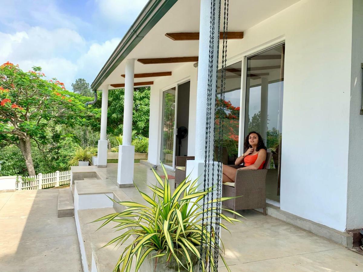 Amandari Holiday Villa Gelioya Exteriör bild
