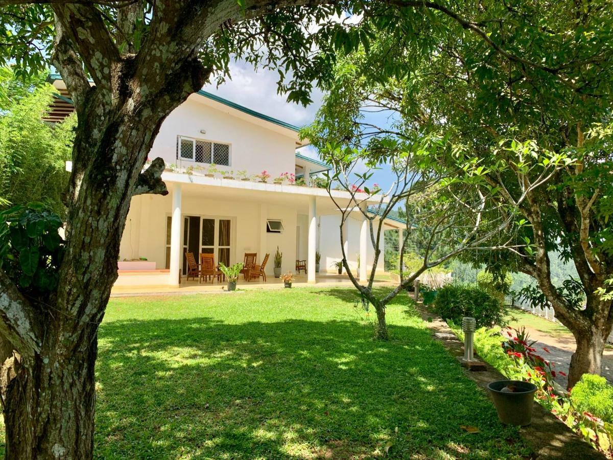 Amandari Holiday Villa Gelioya Exteriör bild