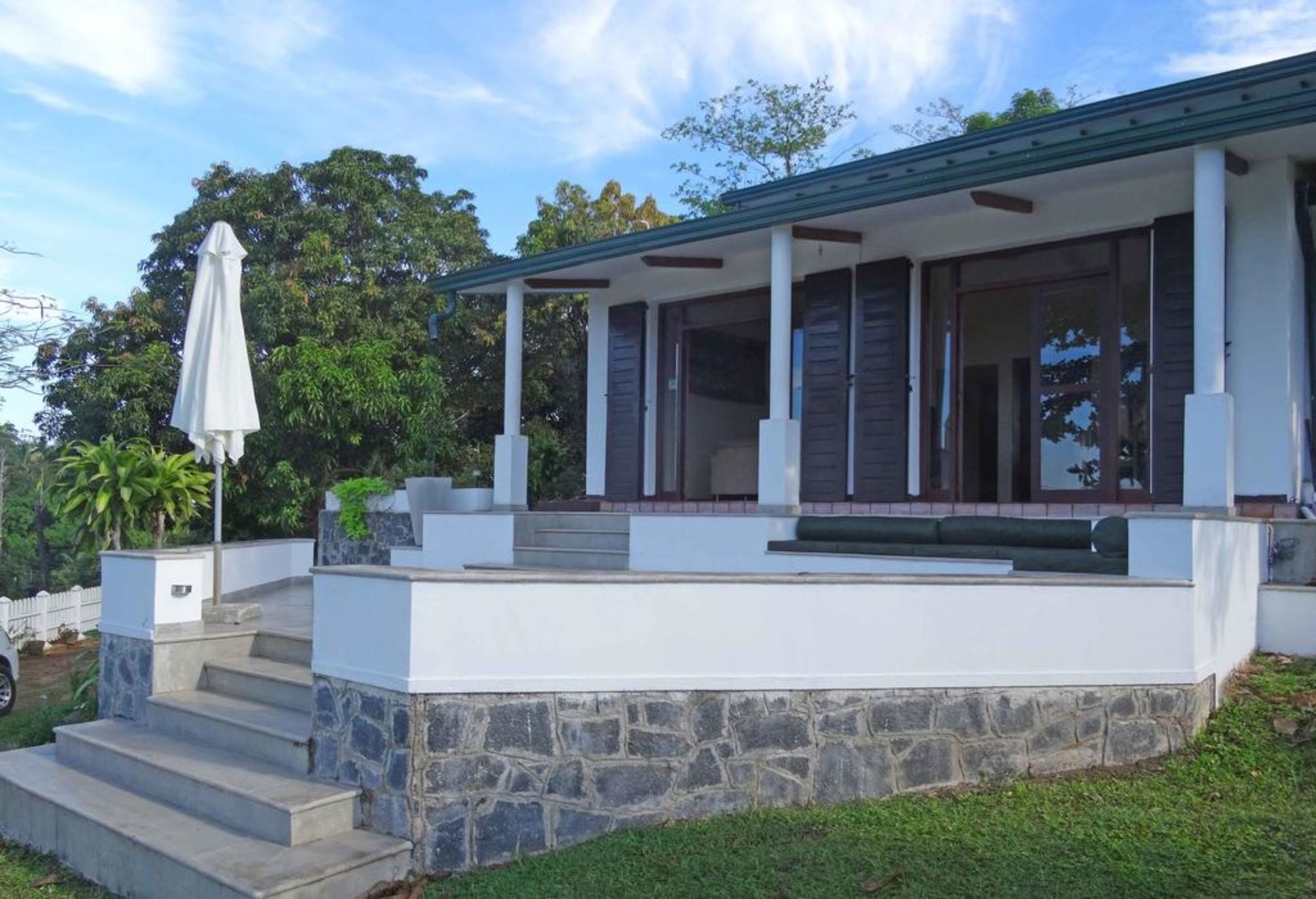 Amandari Holiday Villa Gelioya Exteriör bild